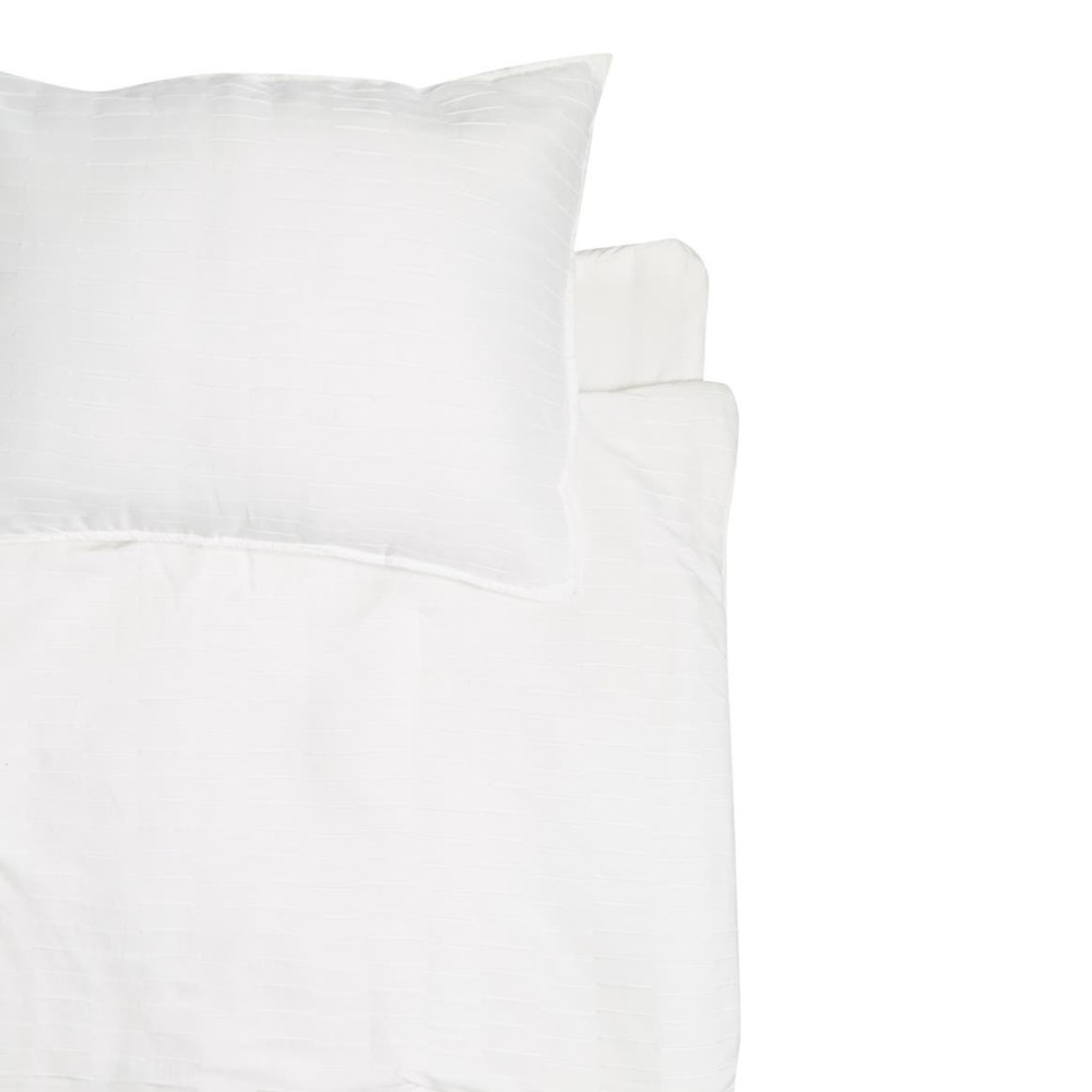 NORTHPOINT Solid Pleated Quilt Set In White Size Queen - New With Tag - Reemoly